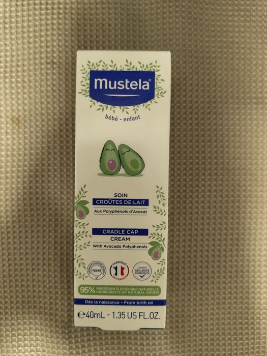 Mustela бебе против крусти