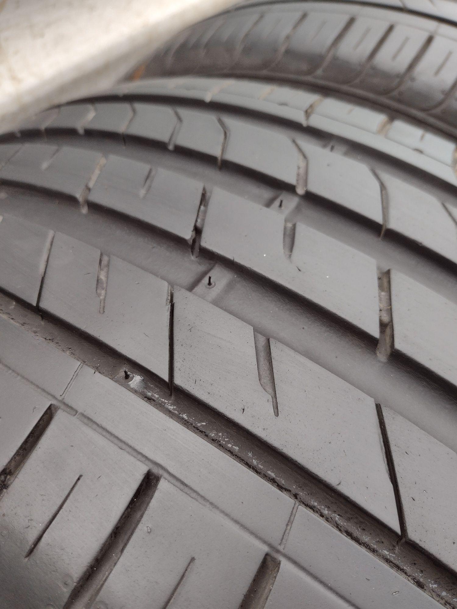 Nexen su1 2бр.245/45/18 дот4920
