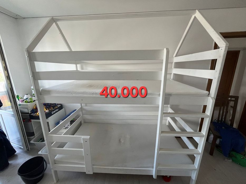 Продам кровать двухярусную