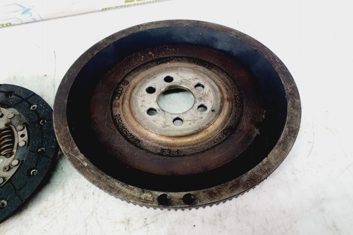 Kit ambreiaj volanta masa simpla 1.4 1.6 benzina aua blf r030105271d Volkswagen VW Golf 5 seria