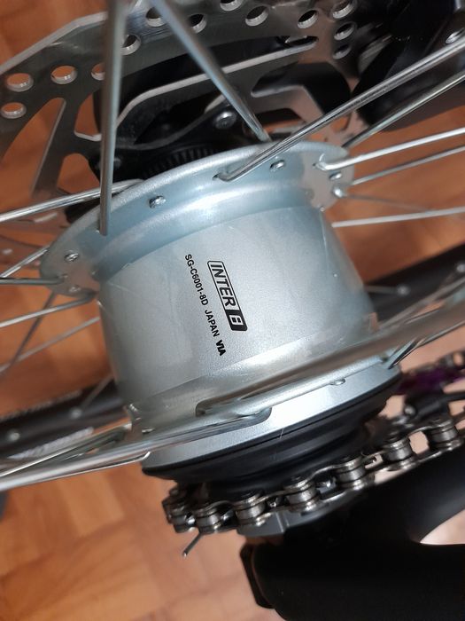 Карбоновый, с планетаркой Shimano 8 скорость