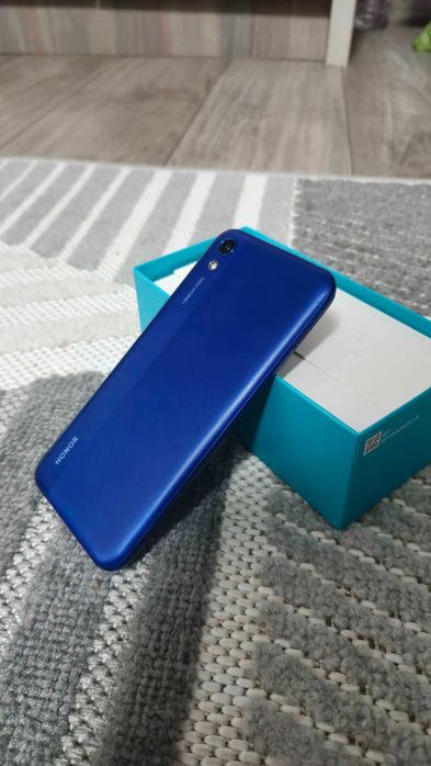Телефон Honor 8s