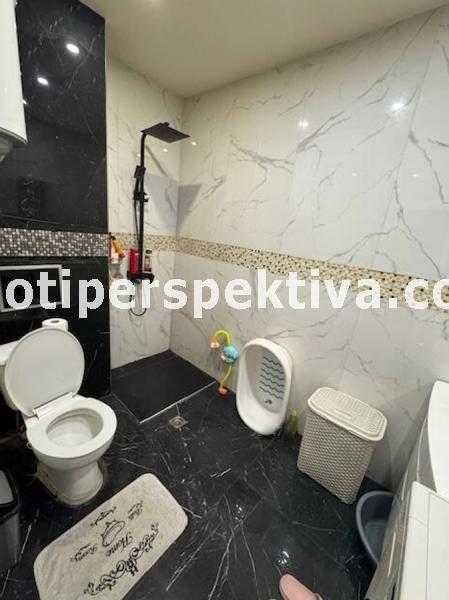 Продава се Тристаен апартамент в Пловдив, Кючук Париж - 64 кв.м за 1875 €/кв.м - Снимка #10