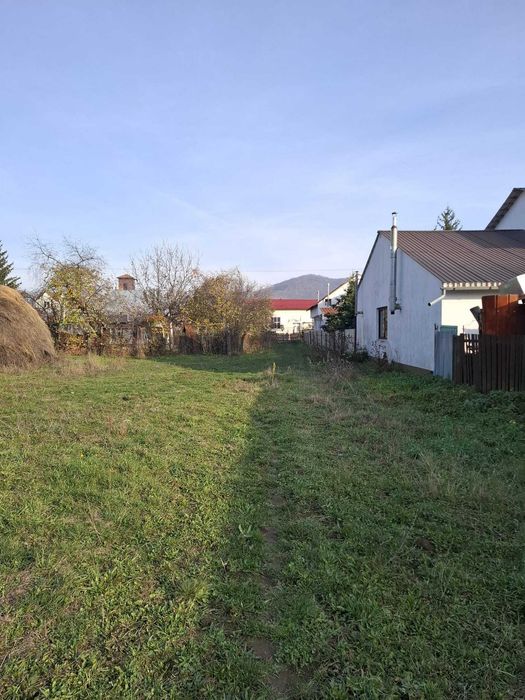 Teren intravilan 2200 mp, acces DN1 – zonă centrală Gura Vitioarei