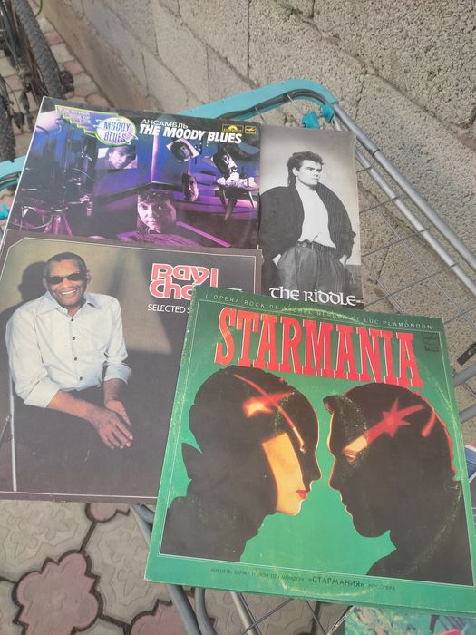 Продам виниловый пластинки зарубежных исполнителей