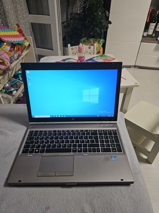 Laptop gaming școala efactura HP i5 ram 8Gb video 2Gb ssd Windows 10