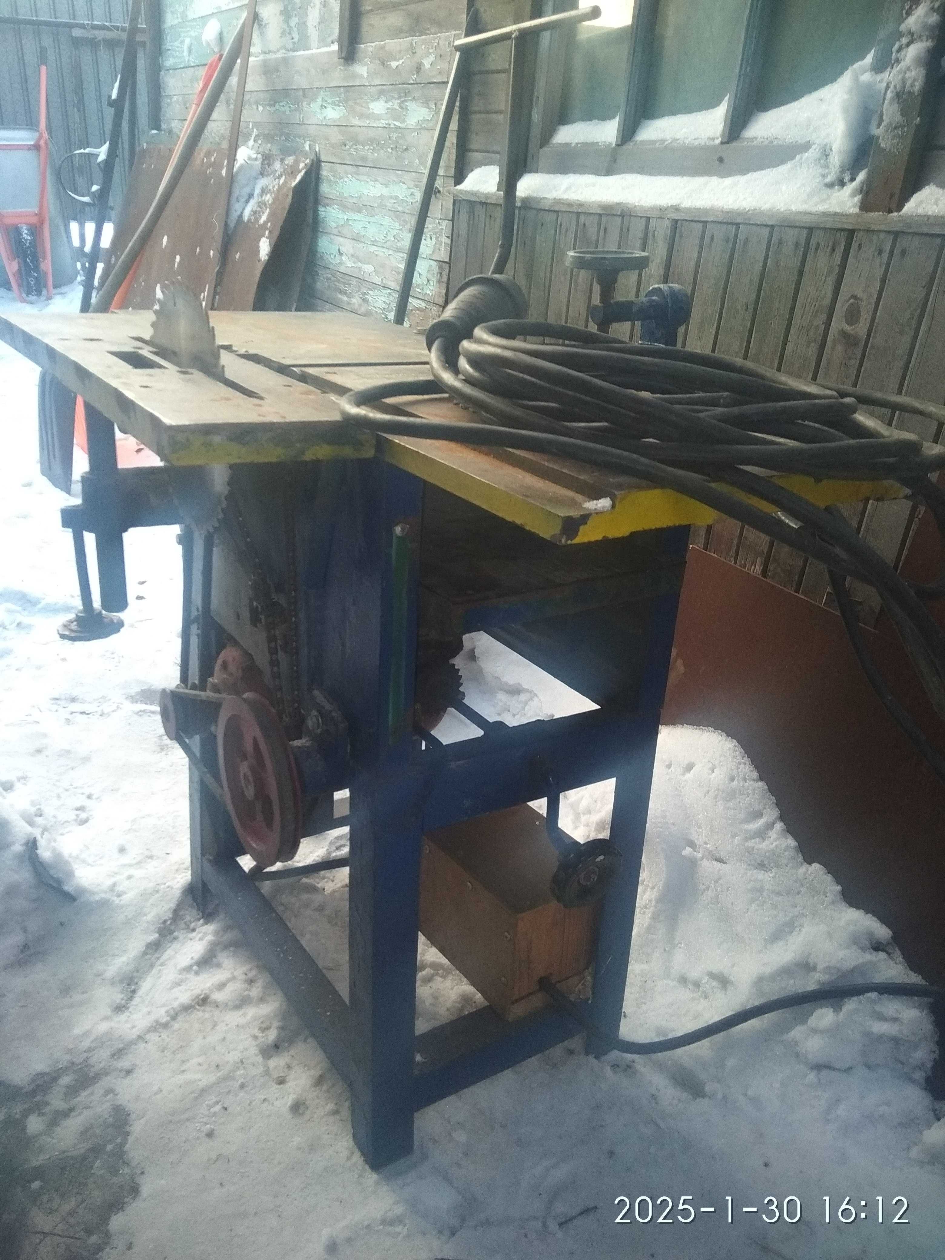 Комбинированный деревообрабатывающий станок