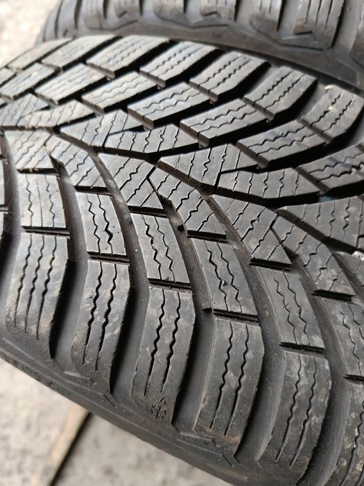 Зимни гуми -"CONTINENTAL"-15цола -185/60-1бр.-85лв.-като нови