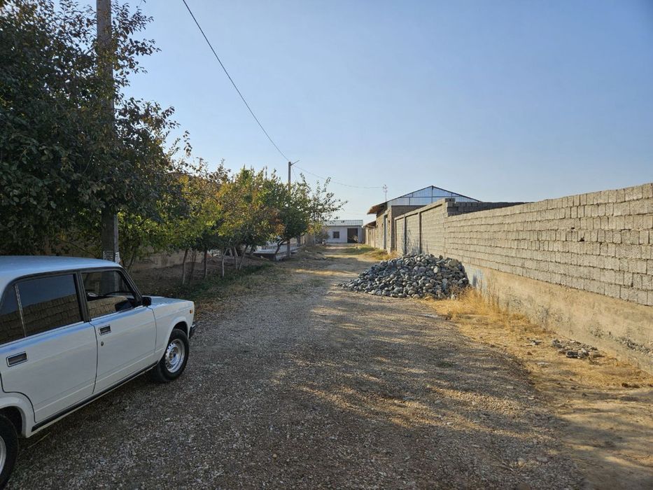 Yashashga tayyor hovli, hamma sharoitlari bilan, parnik, svet, gaz,