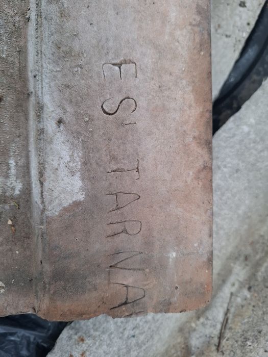 Tigla veche cu 1 cioc sau 2