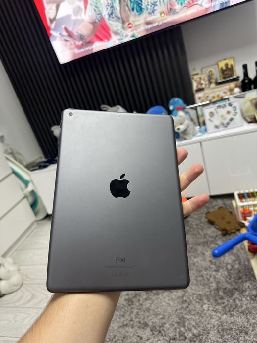 Vând tableta IPad 9th 64GB 2021 pentru piese