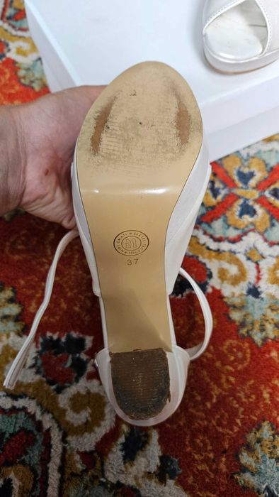 Vand pantofi mireasa mărimea 37