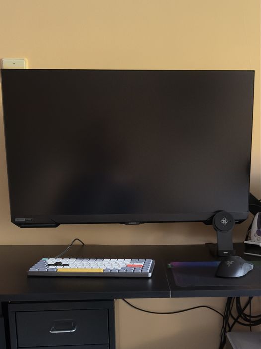 Монитор Samsung G7 G70B