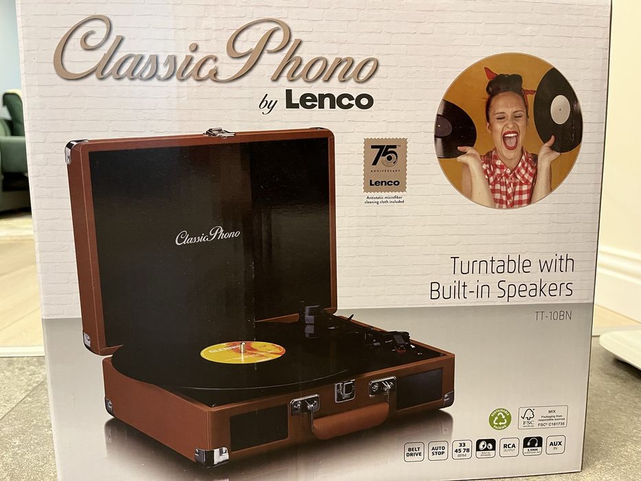 Pick up Lenco cu boxe integrate