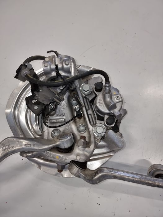 Fuzeta stânga dreapta fata completa BMW F20 F23 / cod-6792285/ 6792286