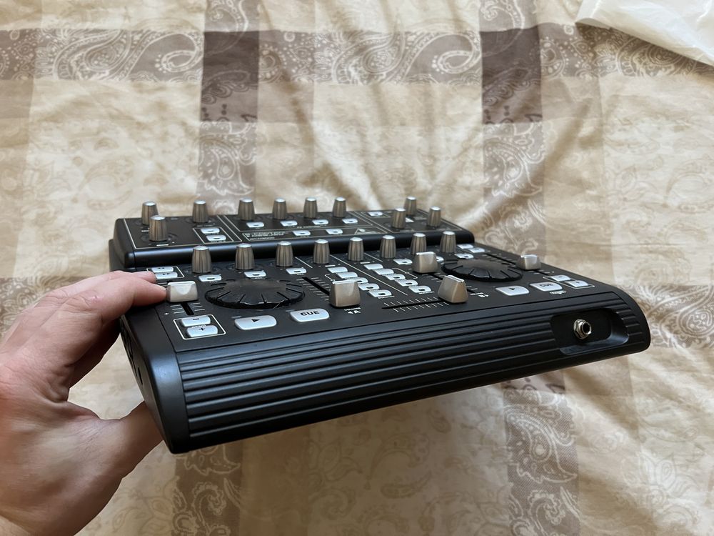 Behringer B-Control Deejay BCD3000 USB Midi Controler Конзола