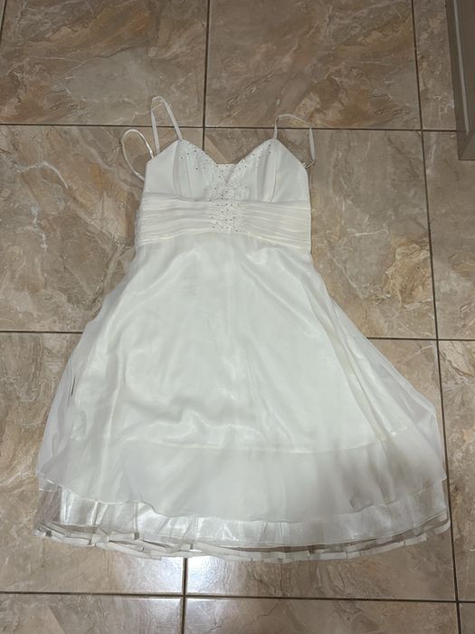 Елегантни къси рокли