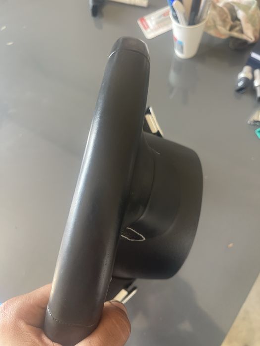 •	Оригинален волан за Audi S7 с пера за скорости