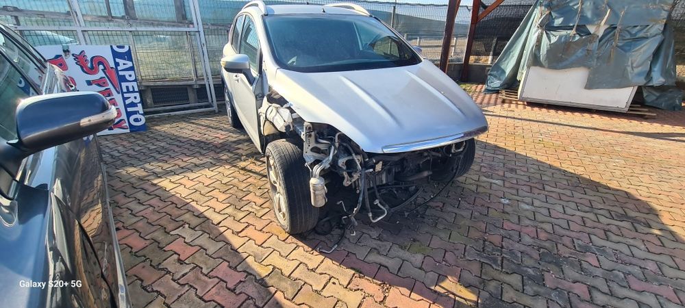 Capota motor Ford Kuga 2010