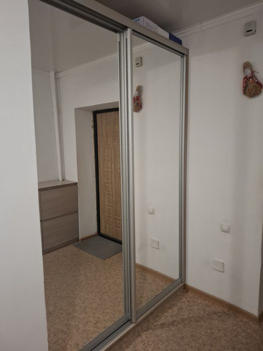 Продам прихожую с обувницой.