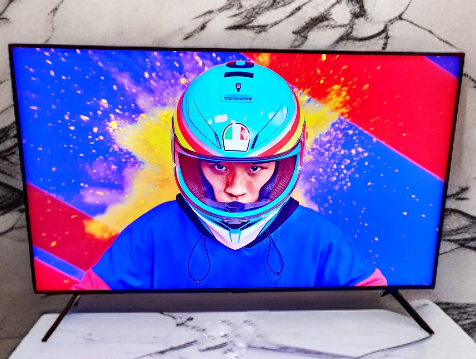 Телевизор - Samsung 50 ИНЧА - QLED - SMART TV - 4K !