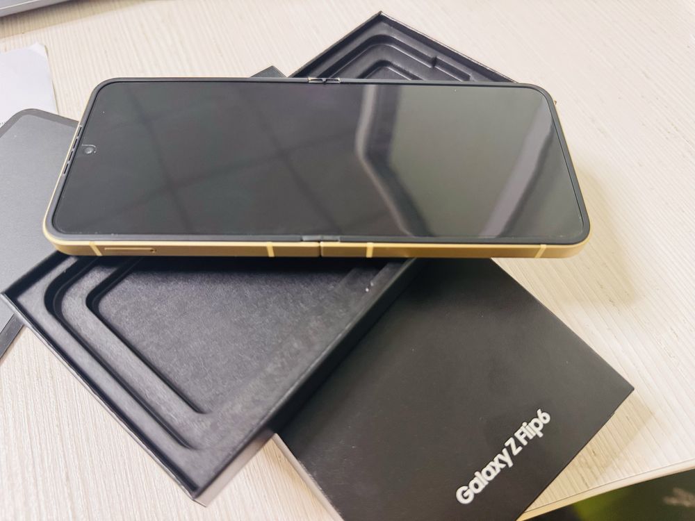 Samsung Z flip 6 128GB,yellow