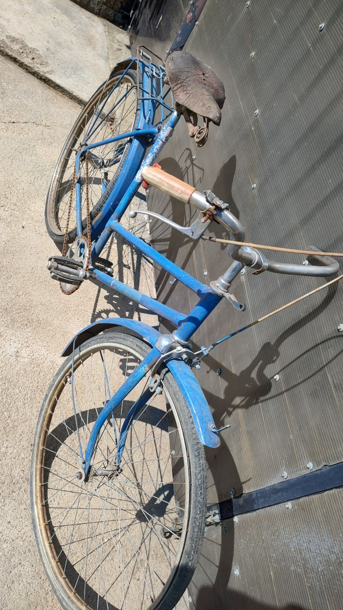 Vând bicicleta veche Ucraina