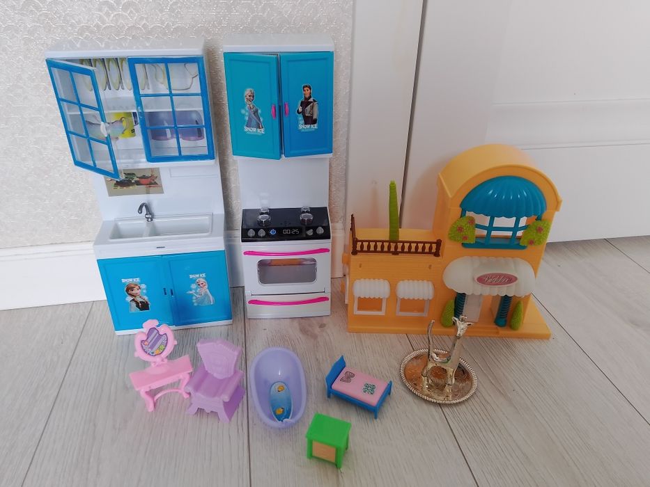 Разные игрушки для девочки