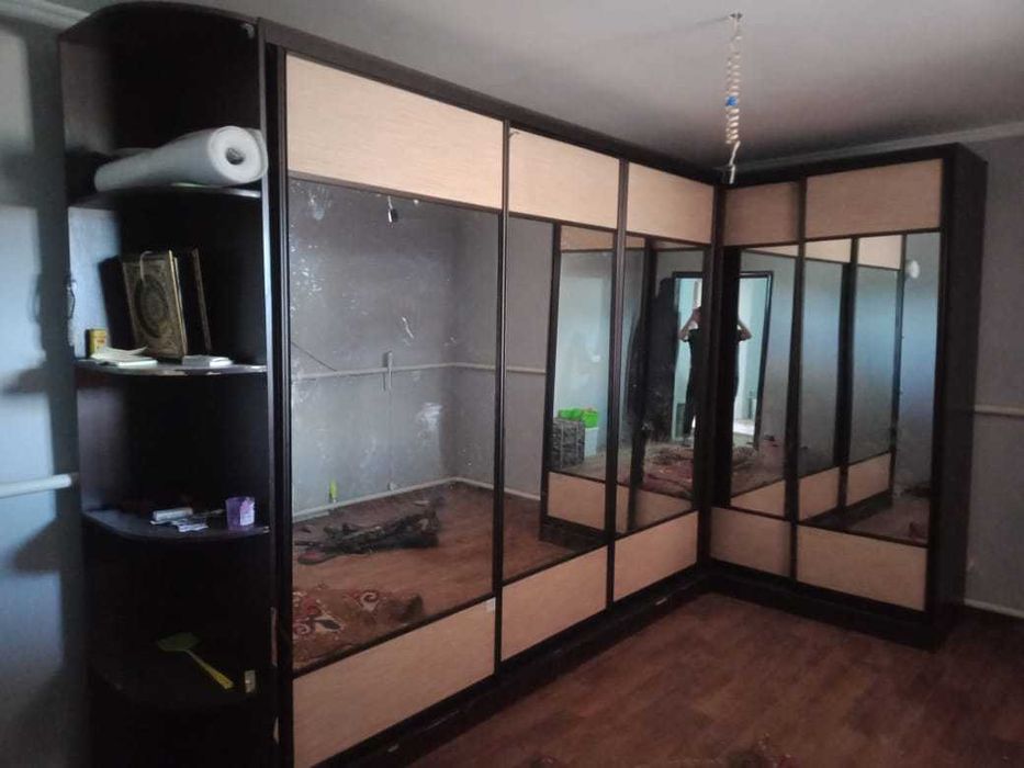 Үлкен киім шкаф сатылады