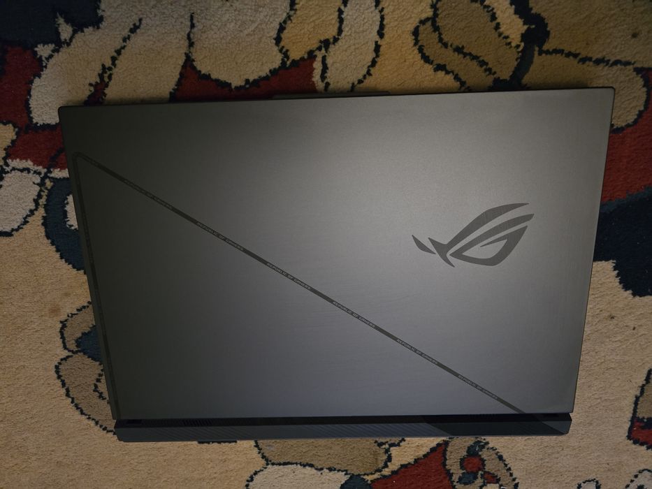 Laptop gaming Asus Rog g18/ Vând sau schimb cu pc gaming