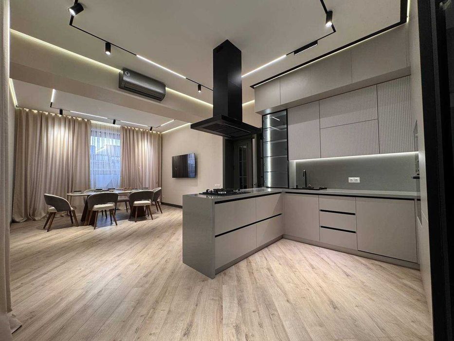 Дом 5 соток 6 комнат 320 м² Бассейн Хаммам