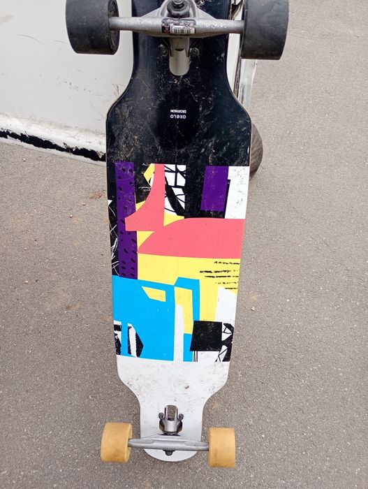 vând skateboard utilizat