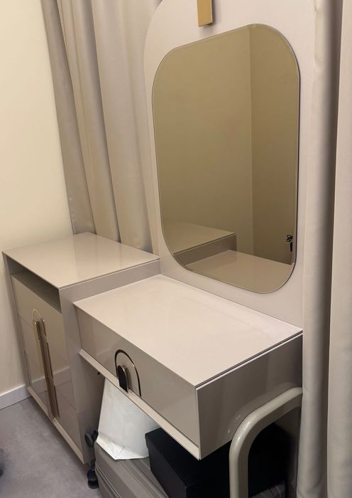 Дизайнерска тоалетка