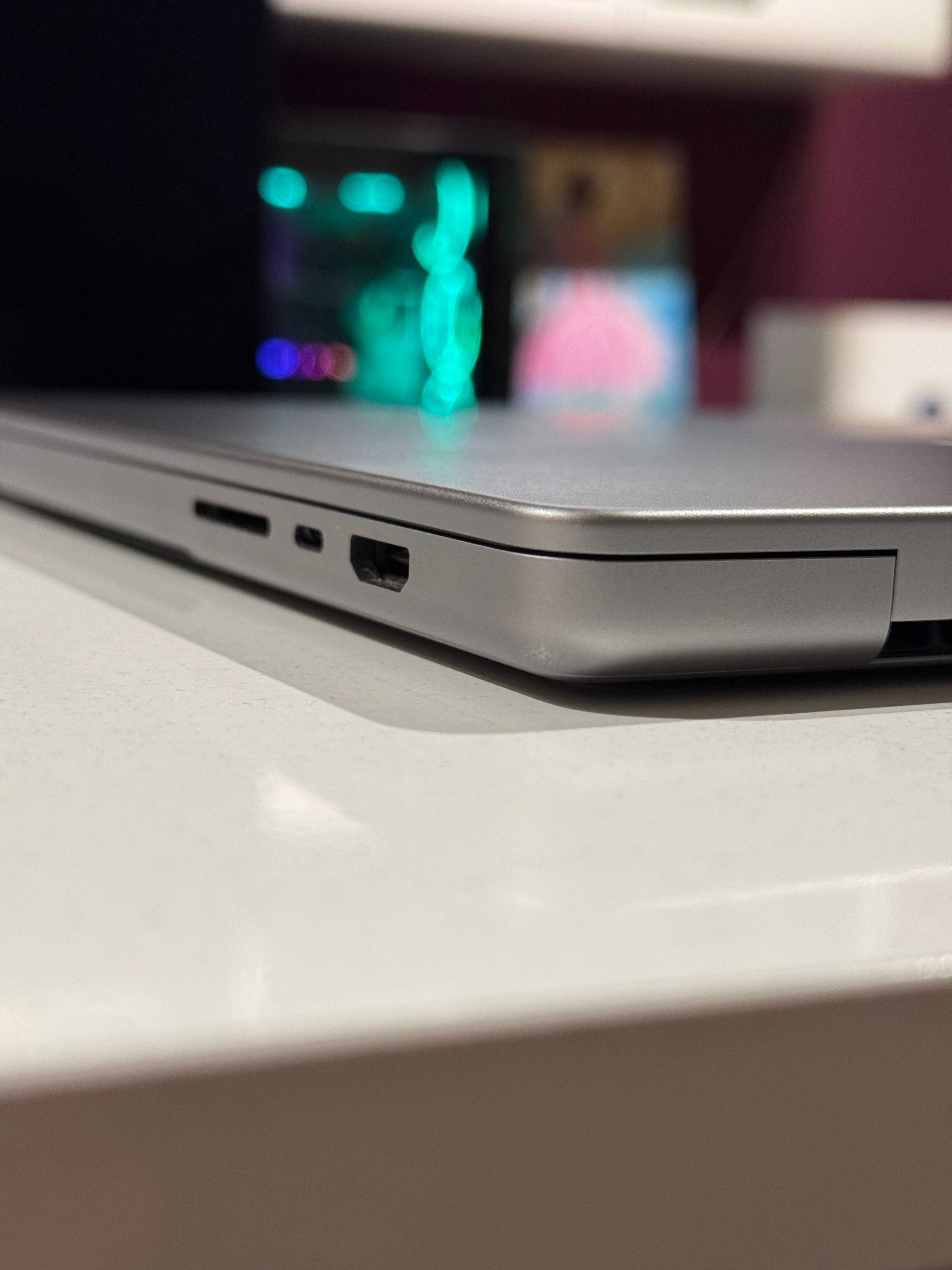 Apple Macbook Pro M1 Max | 32GB | 1TB | 32 GPU | Space Gray