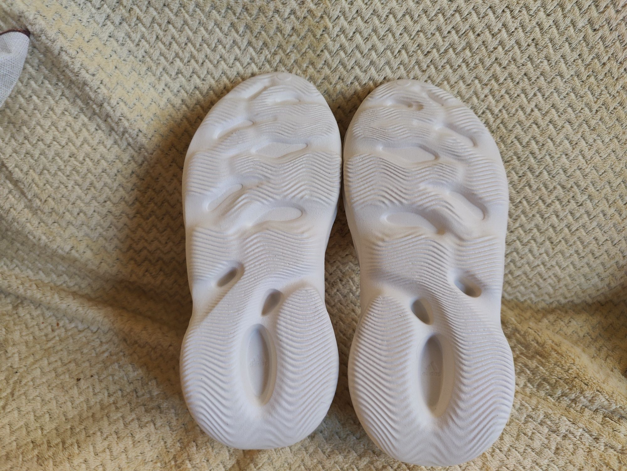 Adidas Yeezy Foam Runner 44 номер Sand