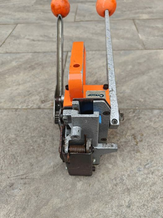 Cyklop PCM-460 mașină de legat cu banda metalica și cleme