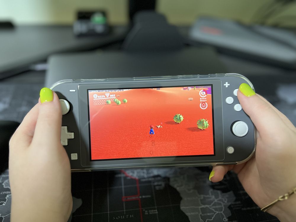 Срочно продаю Nintendo Switch Lite