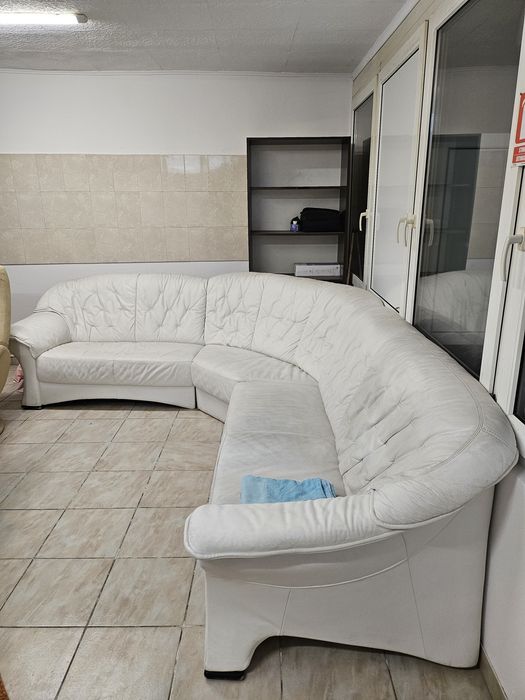 Canapea de piele