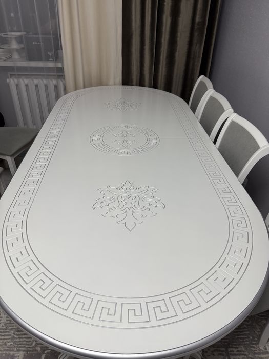 Стол для гостиной