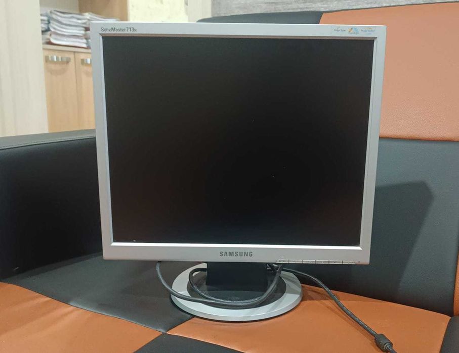 Продаю монитор б/у