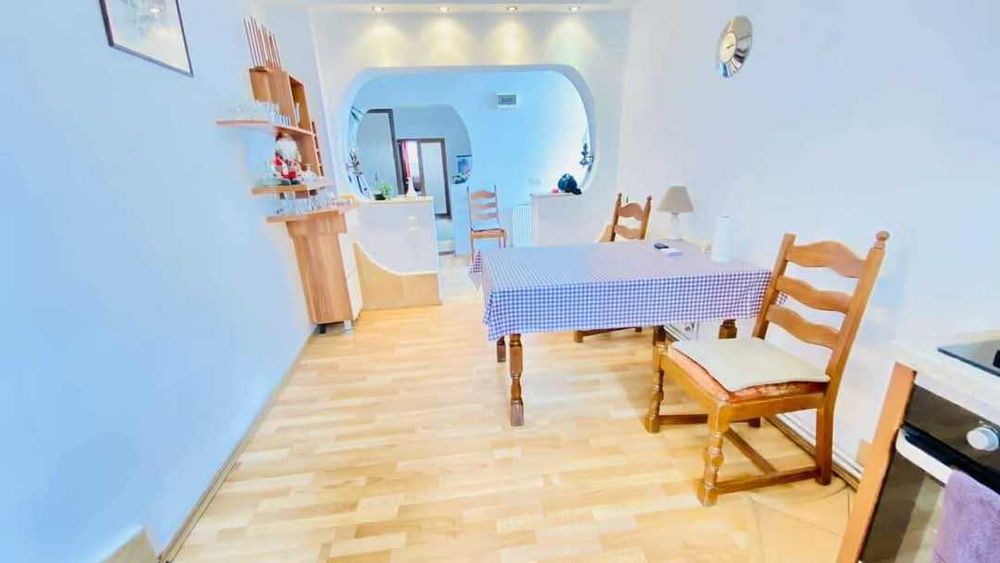 De inchiriat casa 2camere zona buna.