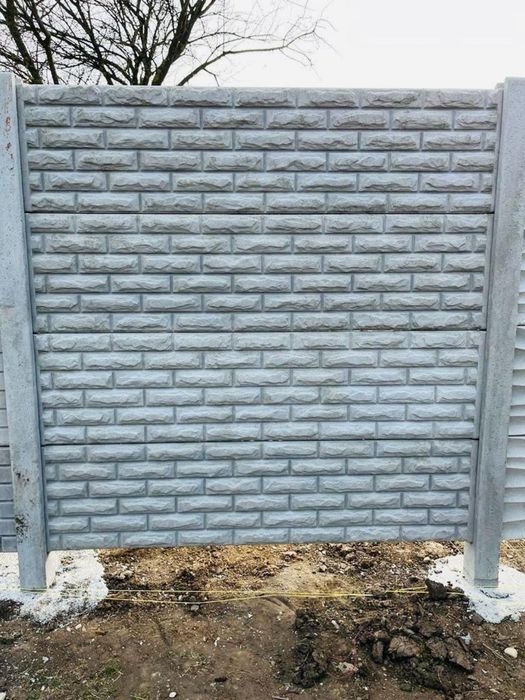 Gard din Stalpi si placi beton