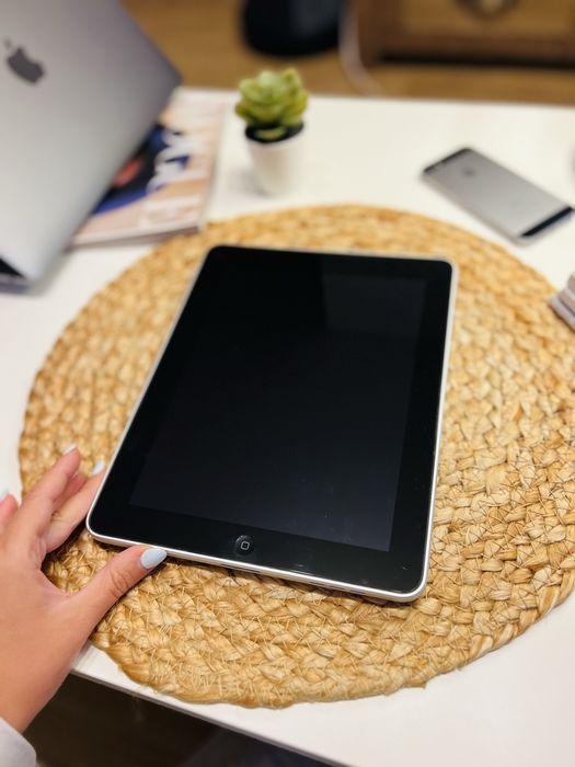 Vând iPad (prima generație) 32 GB