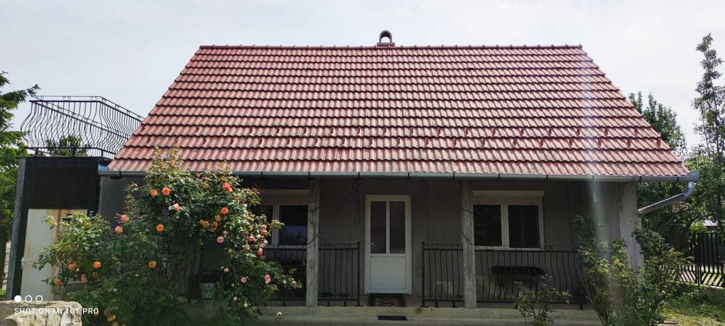 Vand casa de vacanta in Santimreu