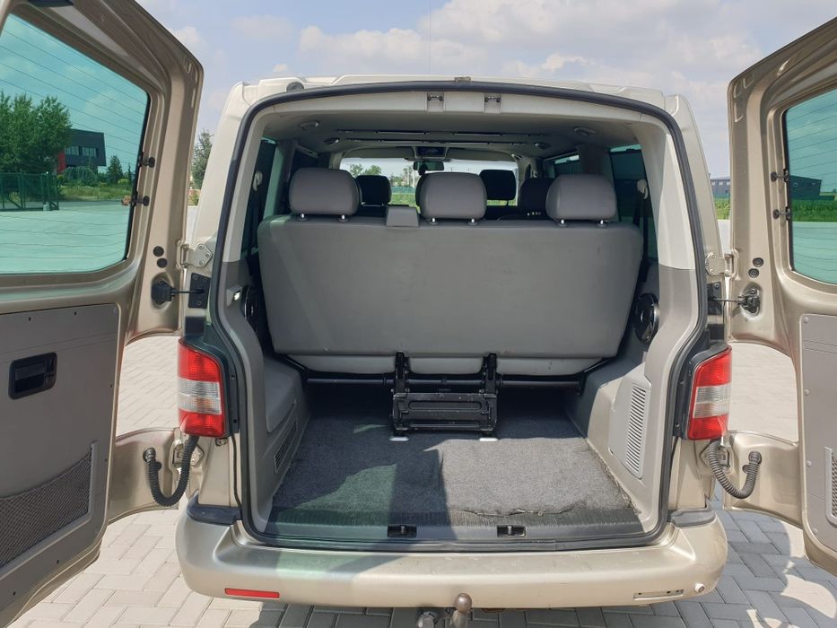 Volksvagen Bus T5 Caravelle 2009, motor 2,5 tdi