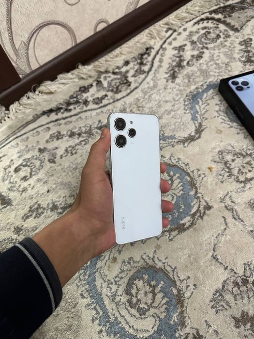 Redmi 12 12/256gb sotiladi
