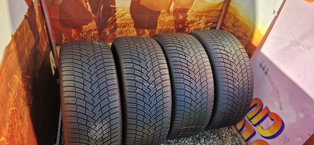 Set 4 Anvelope Pirelli 255 45 R19 All Seasons . Dot 2022