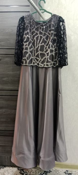 Vecherney koʻylak bir marta kiyilgan deyarli yangi