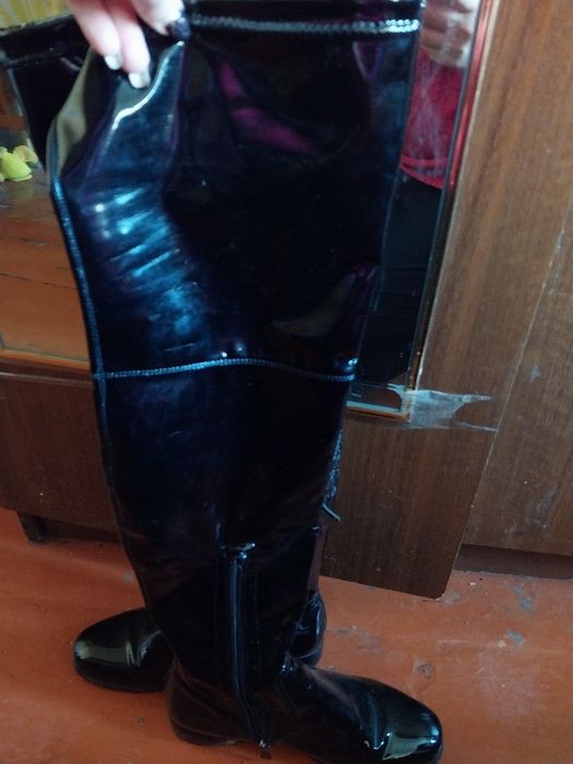 Продам новые ботфорды