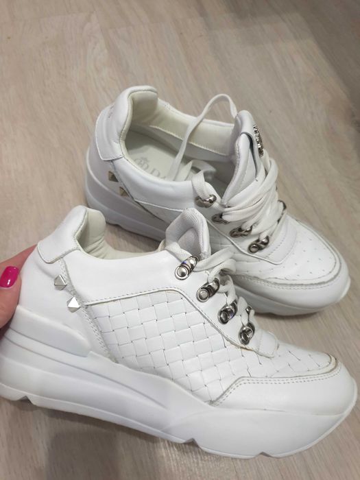 Дарис сникърси  естествена кожа